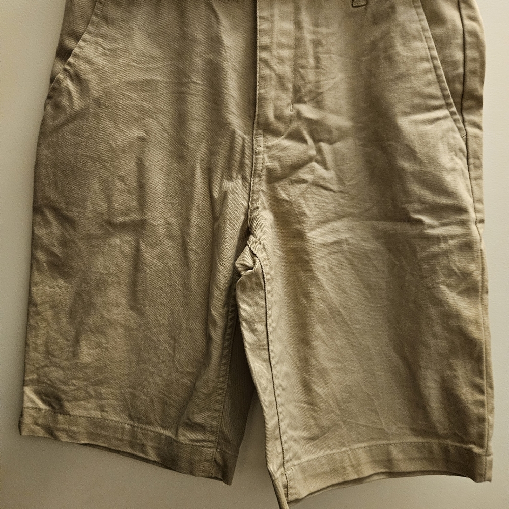 Straight Khaki shorts